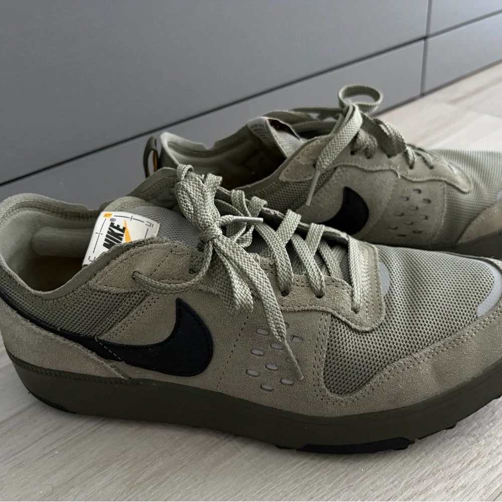 Nike Men’s Sneakers Olive Green with Black Swoosh